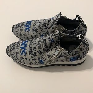 DKNY SNEAKERS SIZE US 6.5 *NEW*